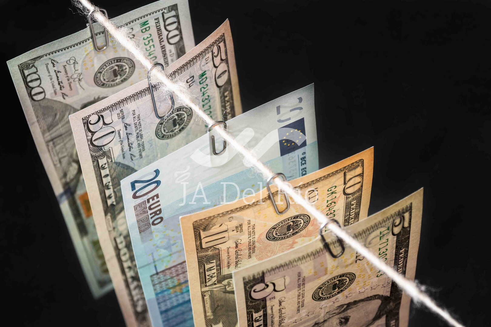 Control de riesgos en materia de Prevención de Lavado de Dinero y acciones de la Comisión Nacional Bancaria y de Valores